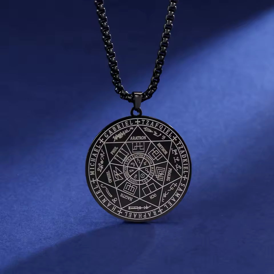 Collar de acero inoxidable con sello de los 7 Arcángeles negro